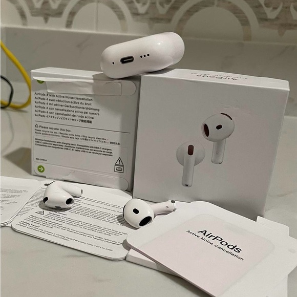Apple White AirPods Pro Wireless Earbuds